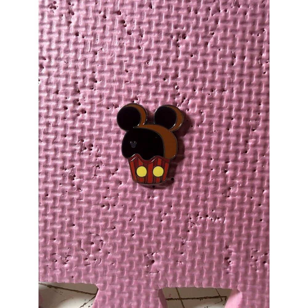 2025 Wave B Hidden Mickey Disney Pin WDW Tasty Treats Mickey Mouse Cupcake